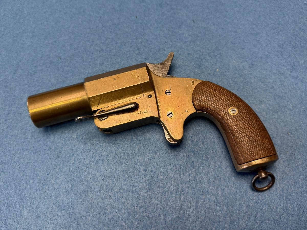  Pistolet Lance  Fusée  Marine   Gg & Compagnie  1ère Et  Deuxème  Guerre Mondiale. 