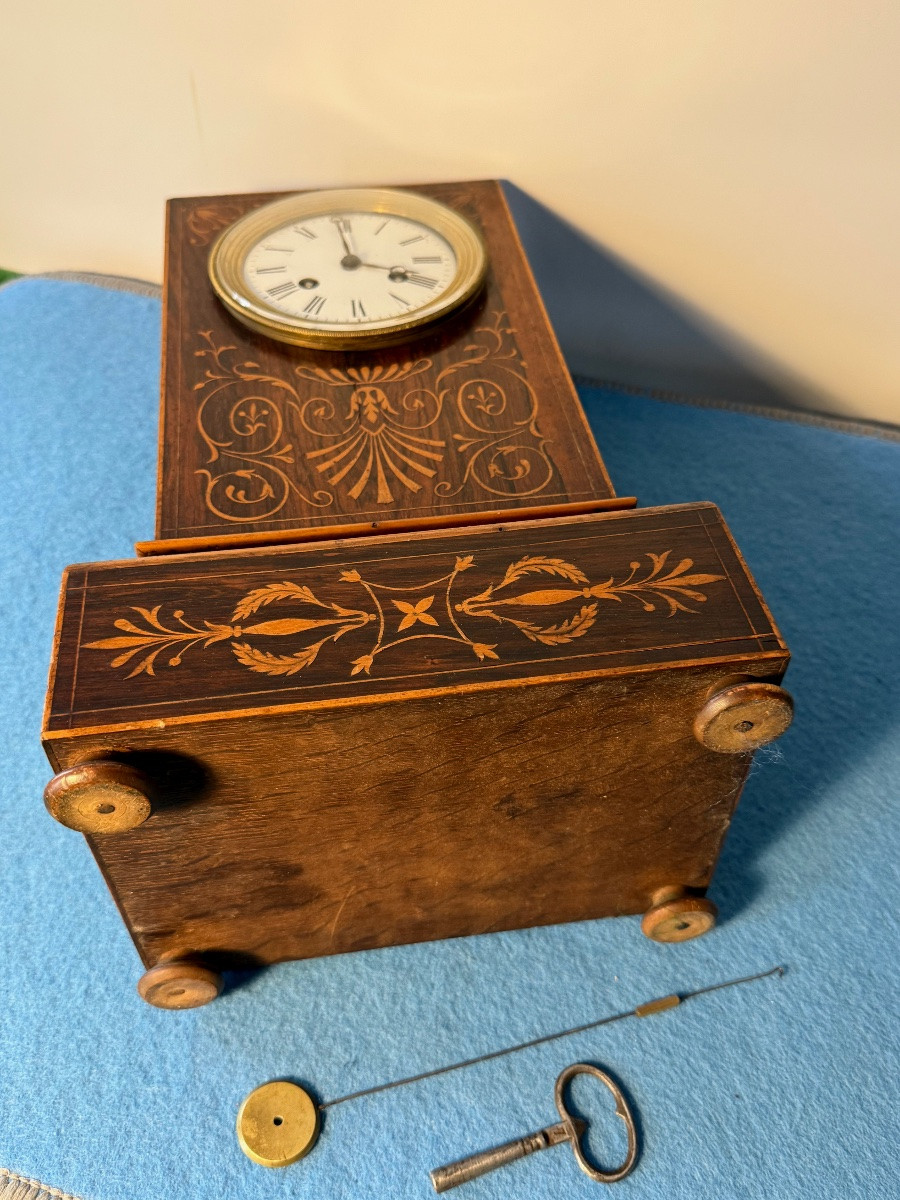 Borne Clock In Veneer And Wood Marquetry, Restoration Period, Early 19th Century  -photo-2