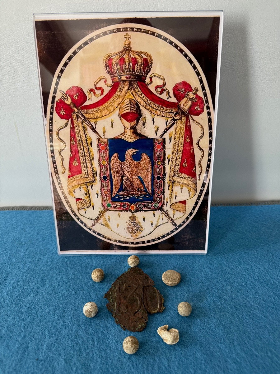 PLAQUE DE SHAKO MODÈLE 1810 DU 130 ÈME RÉGIMENT D'INFANTERIE  DE LIGNE PREMIER EMPIRE  1814