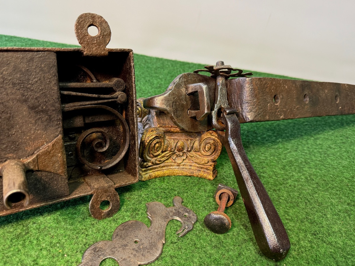 GRANDE SERRURE DE PORTE DE CHATEAU  D'ÉPOQUE   XVII ÈME-photo-6
