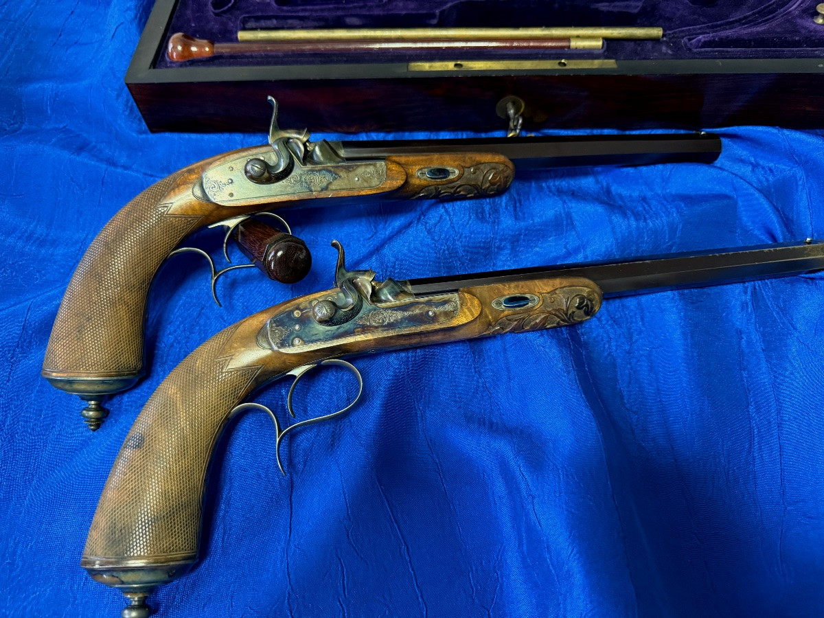COFFRET  DE  PISTOLETS  DE  DUEL  A  PERCUSSION  D'ÉPOQUE NAPOLÉON III     XVIIII ÈME-photo-1