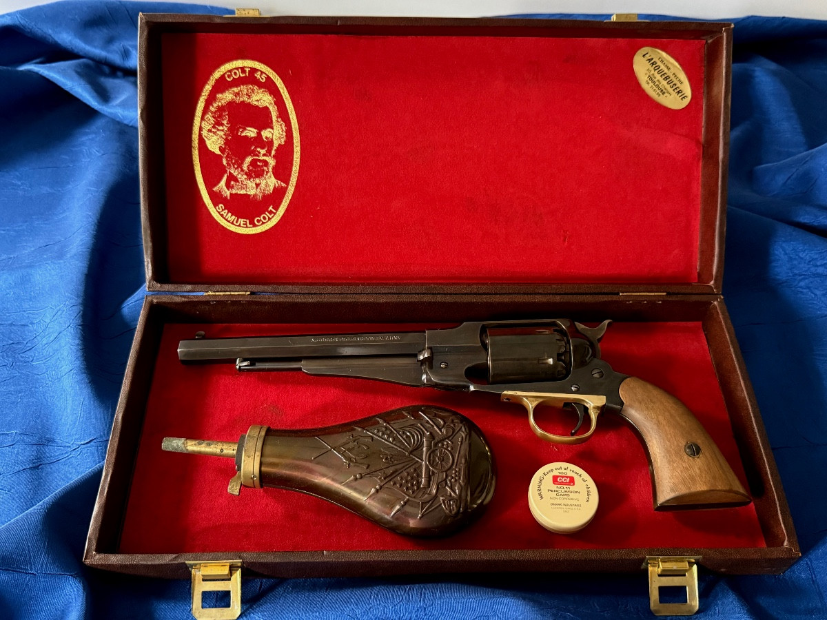 Remington 1856 Black Powder Uberti Revolver Sold By Hombert In Saint étienne 1970