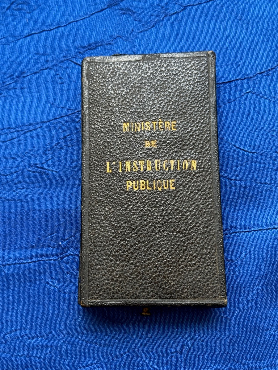 PALMES   ACADÉMIQUES D' OFFICIER   EN  OR  DANS  SA  BOITE  D'  ÉPOQUE  NAPOLÉON  III   19 ÈME -photo-6