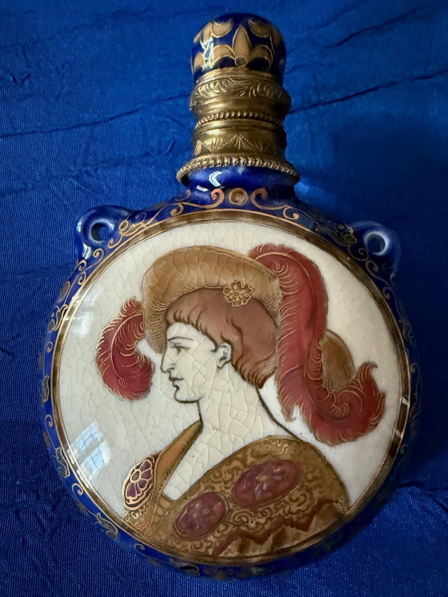 FLACON A  PARFUM  EN PORCELAINE  PORTRAITS  RENAISSANCE   PAR  ARMIN  KLEIN  188O   XVIIII ÈME -photo-2