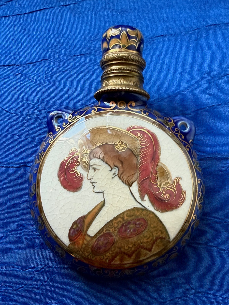 FLACON A  PARFUM  EN PORCELAINE  PORTRAITS  RENAISSANCE   PAR  ARMIN  KLEIN  188O   XVIIII ÈME -photo-4