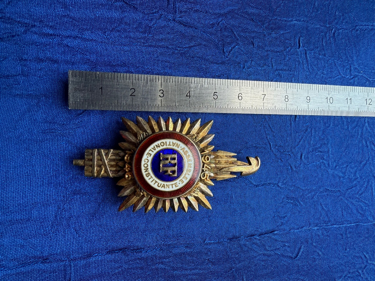 Badge Of The National Constituent Assembly. Rf. 1945 - 1946 Provisional Government -photo-3