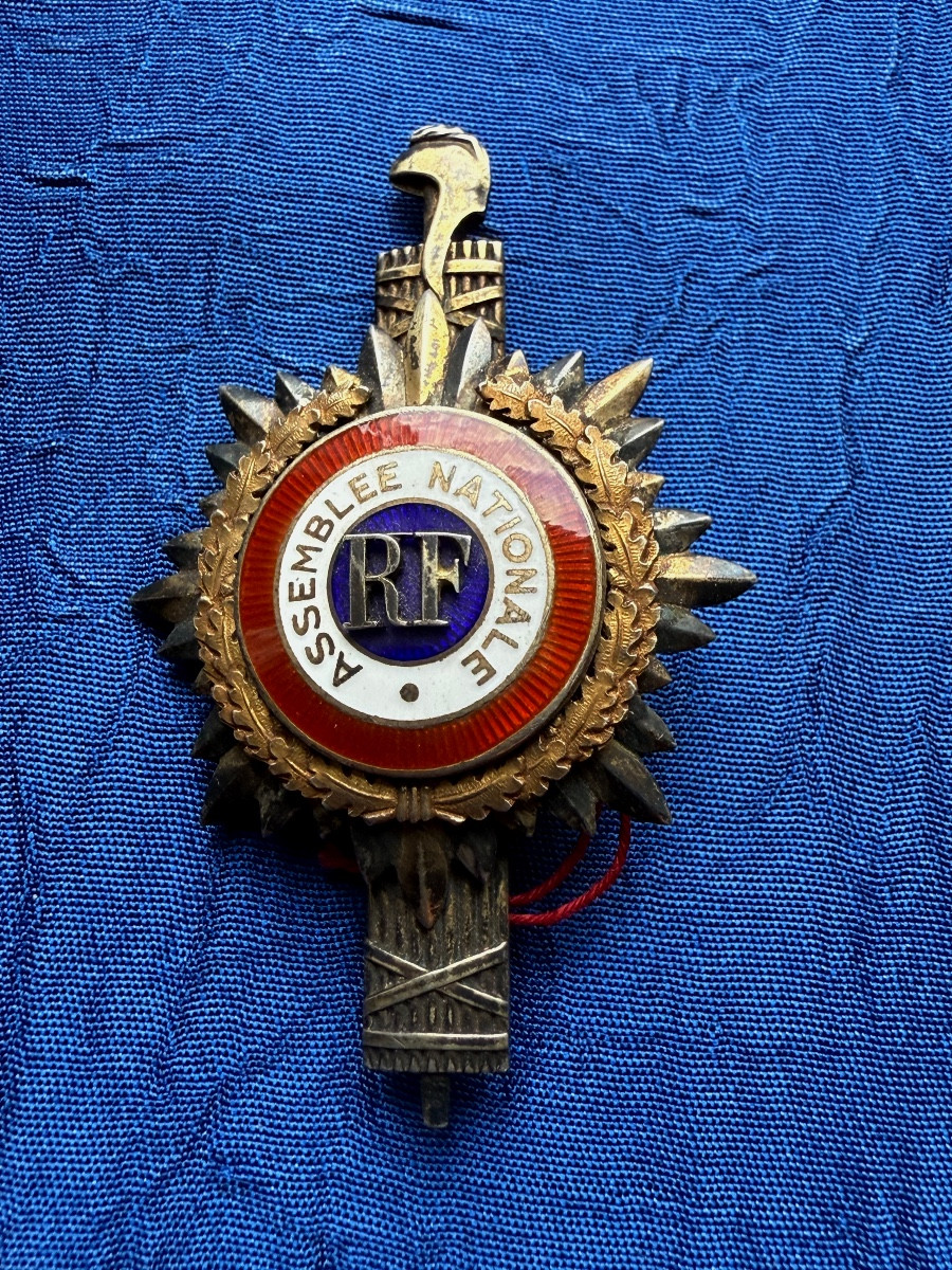 INSIGNE DE DÉPUTÉ  DE L ASSEMBLÉE NATIONALE   IV ÈME   RÉPUBLIQUE  1958  20 ÈME 