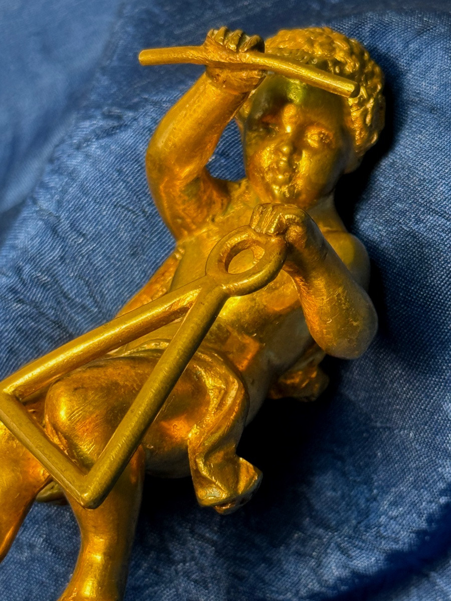 CHÉRUBIN  JOUANT  DU TRIANGLE  BRONZE DORÉ  20 ÈME -photo-5
