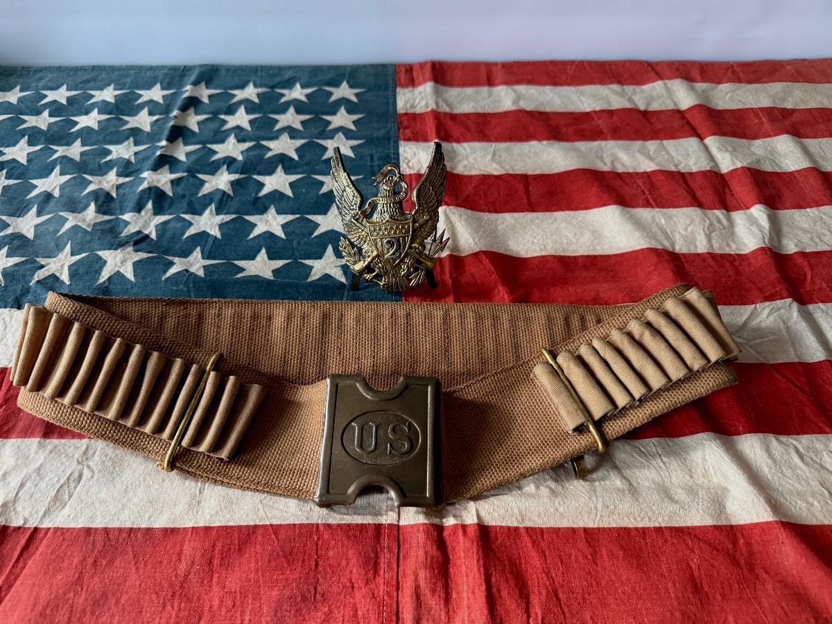 CARTOUCHIÈRE   RÈGLEMENTAIRE " MILLS"  US  CAVALERIE   GUERRES  INDIENNES   MODÈLE   1881