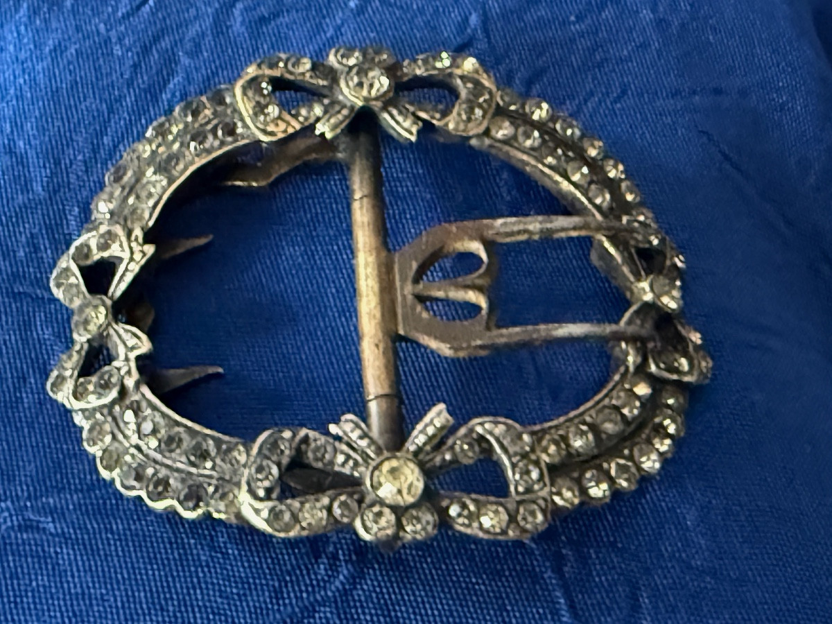 PETITE BOUCLE DE CEINTURE  A NOEUDS  D'ÉPOQUE  19 ÈME 
