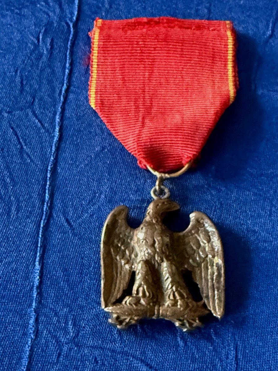Insignia Of The Veterans Of The First Empire "brothers In Arms" 19th 