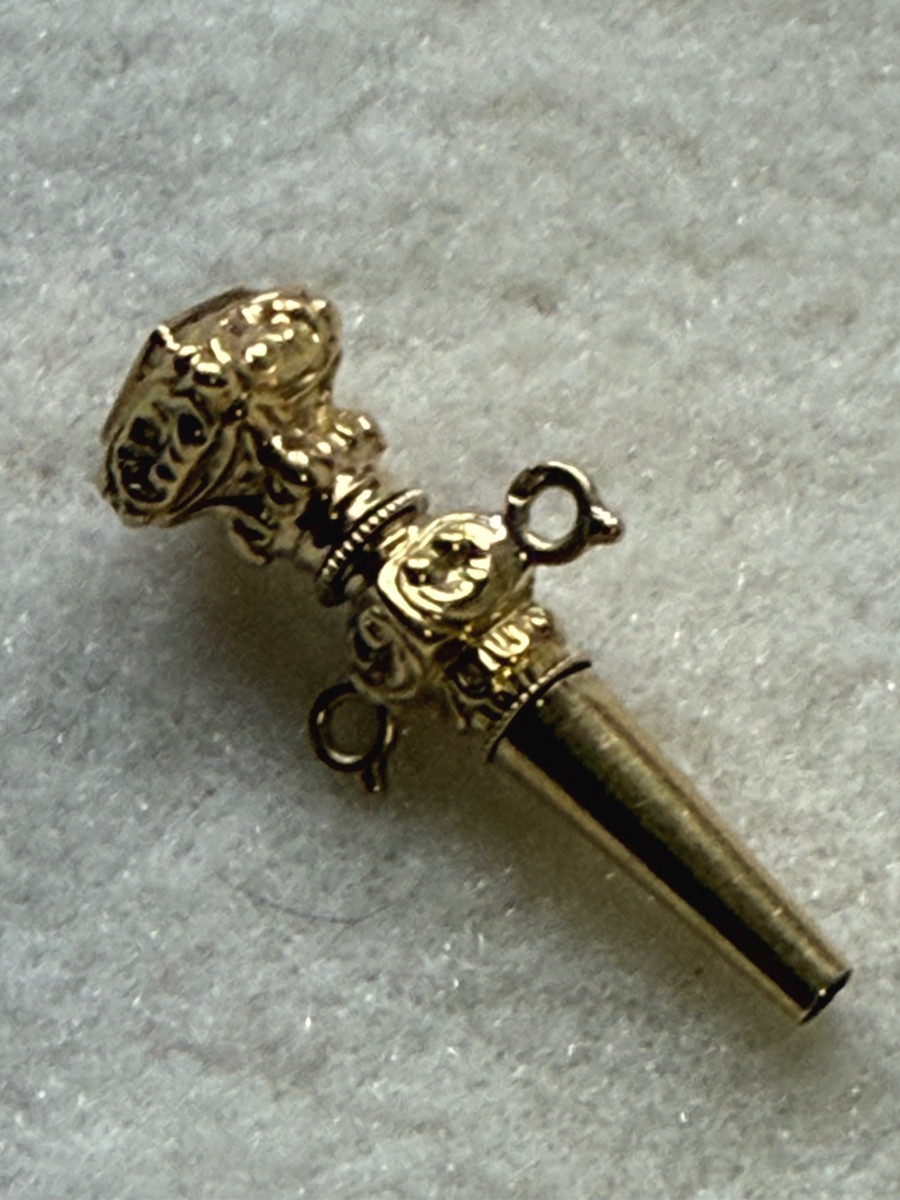 19th Century Woman's Pocket Watch Key Or Necklace -photo-1