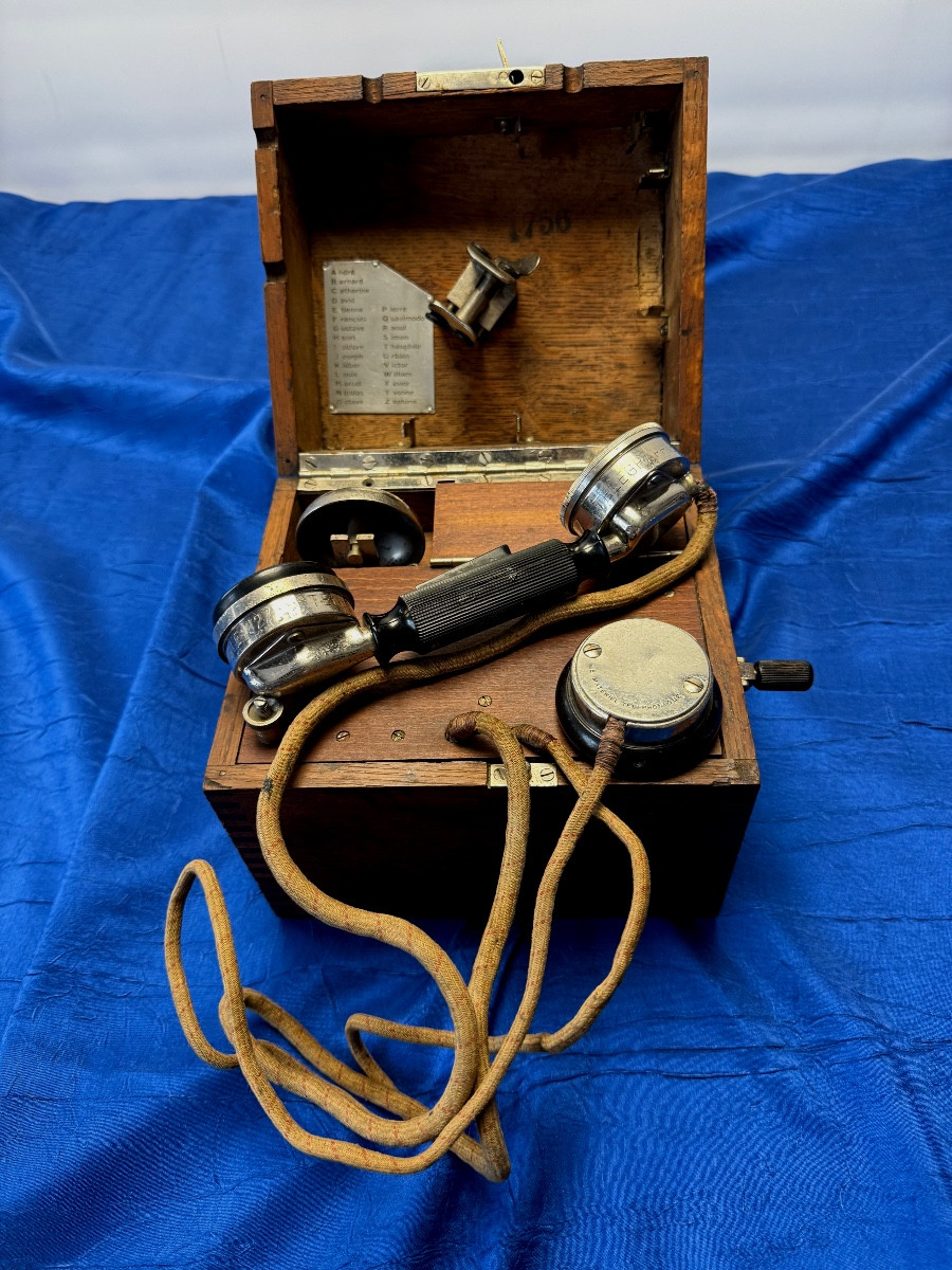 TÉLÉPHONE DE CAMPAGNE " LE MATERIEL TÉLÉPHONIQUE  " MODÈLE  1927   TÉLÉGRAPHIE MILITAIRE   WW 2