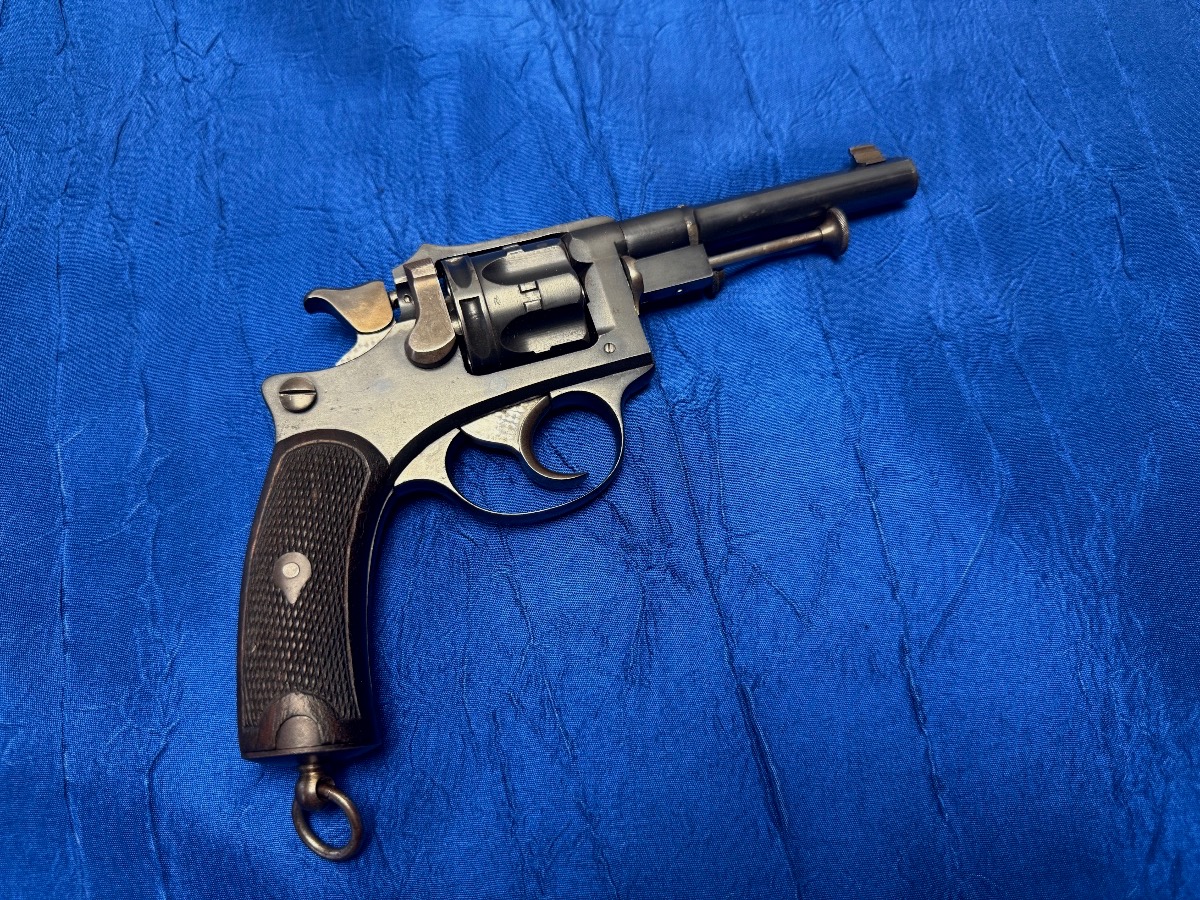 RÉVOLVER  MODÈLE  1887  CIVIL  DE  LA  MANUFACTURE  D'ARMES  DE  SAINT- ÉTIENNE  19 ÈME 