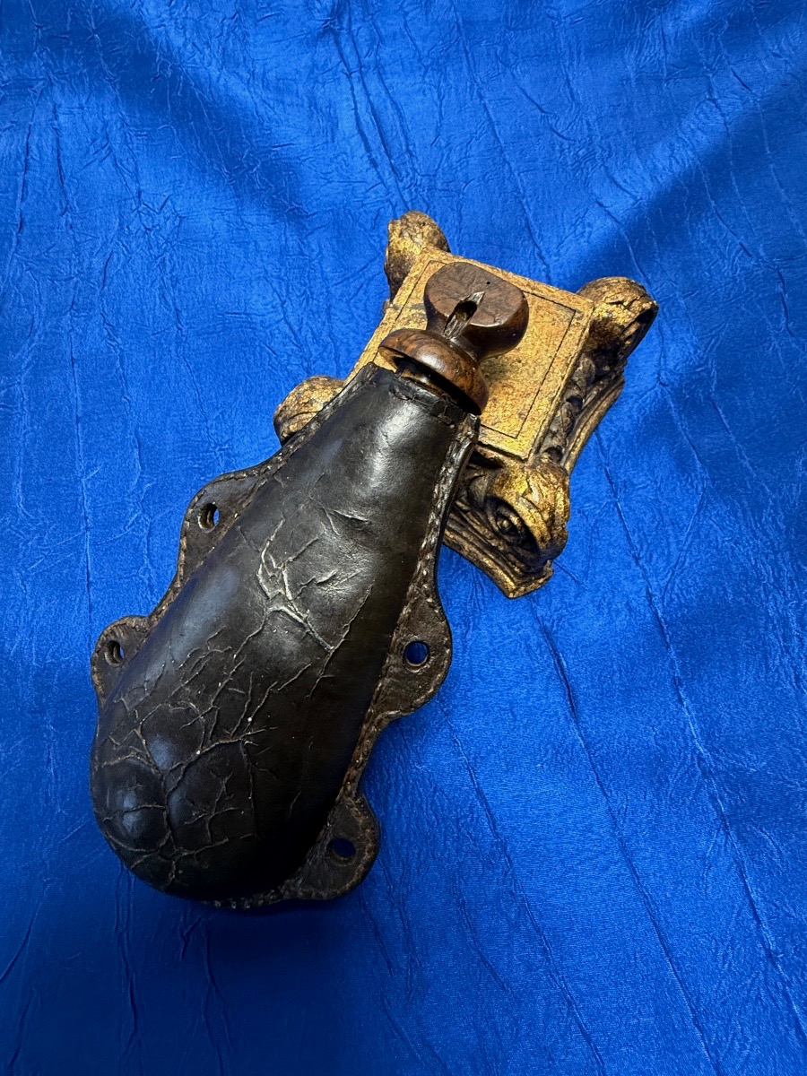 POIRE A POUDRE  MILITAIRE  DE  DRAGON   VERS  1690  1700   XVII ÈME  