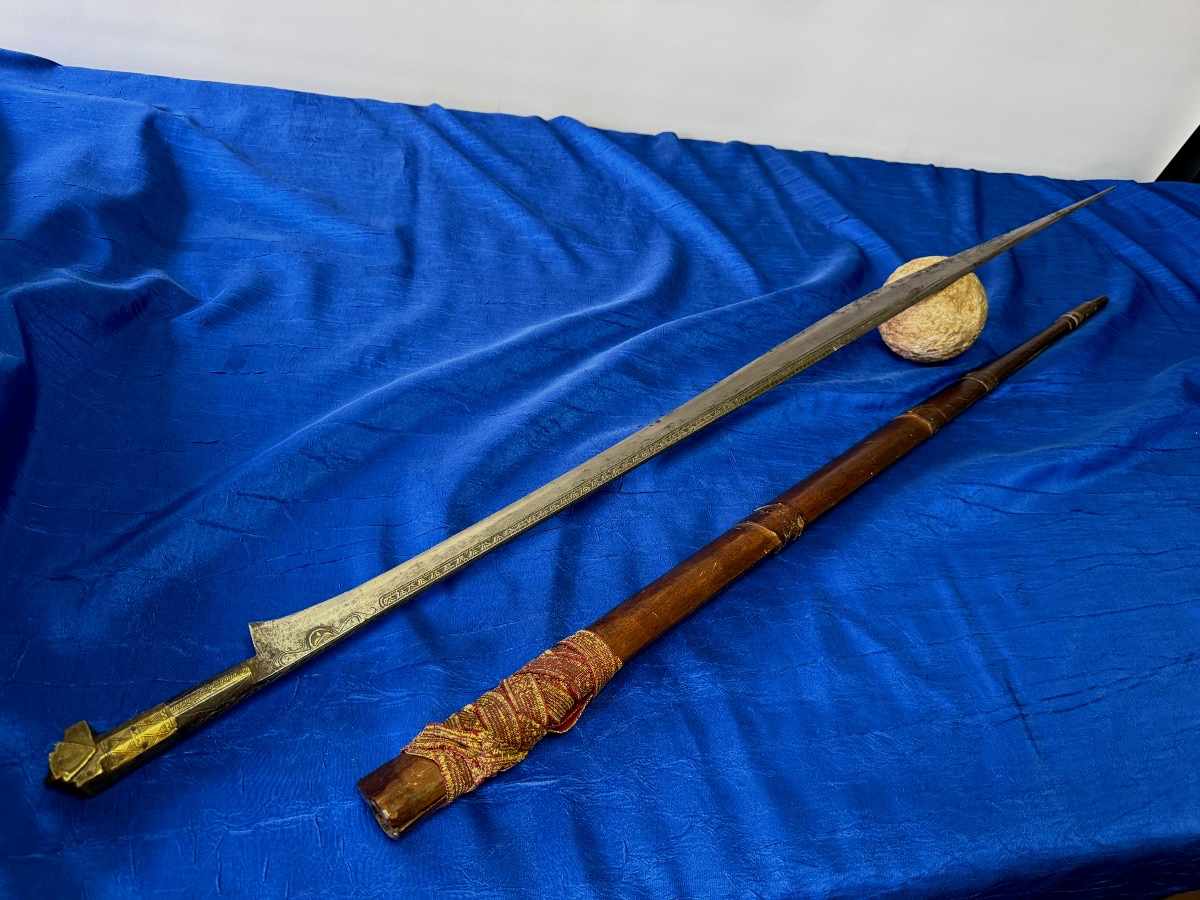  GRAND SABRE ORIENTAL  FLISSA   LAME GRAVÉE  ET INCLUSION LAITON  KABYLIE  ALGÉRIE  19 ÈME -photo-4
