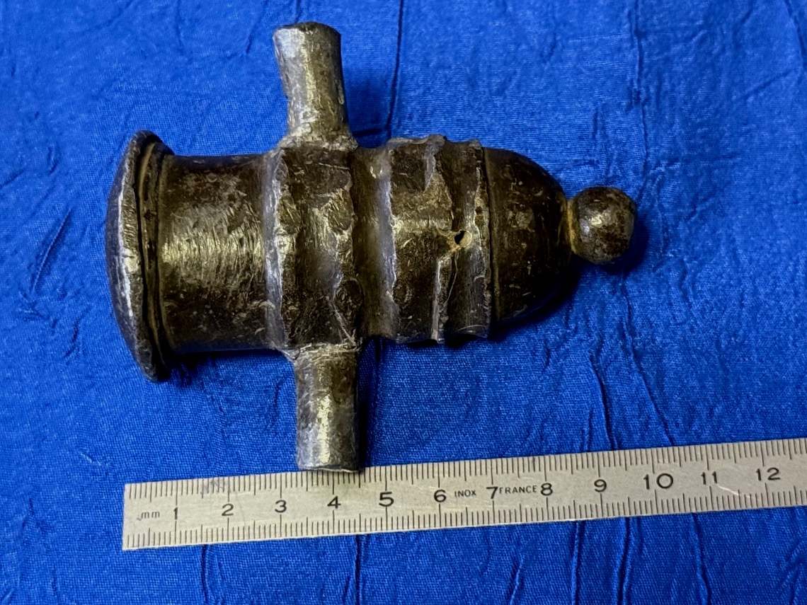 18th-century Cannon Without Mounting -photo-2
