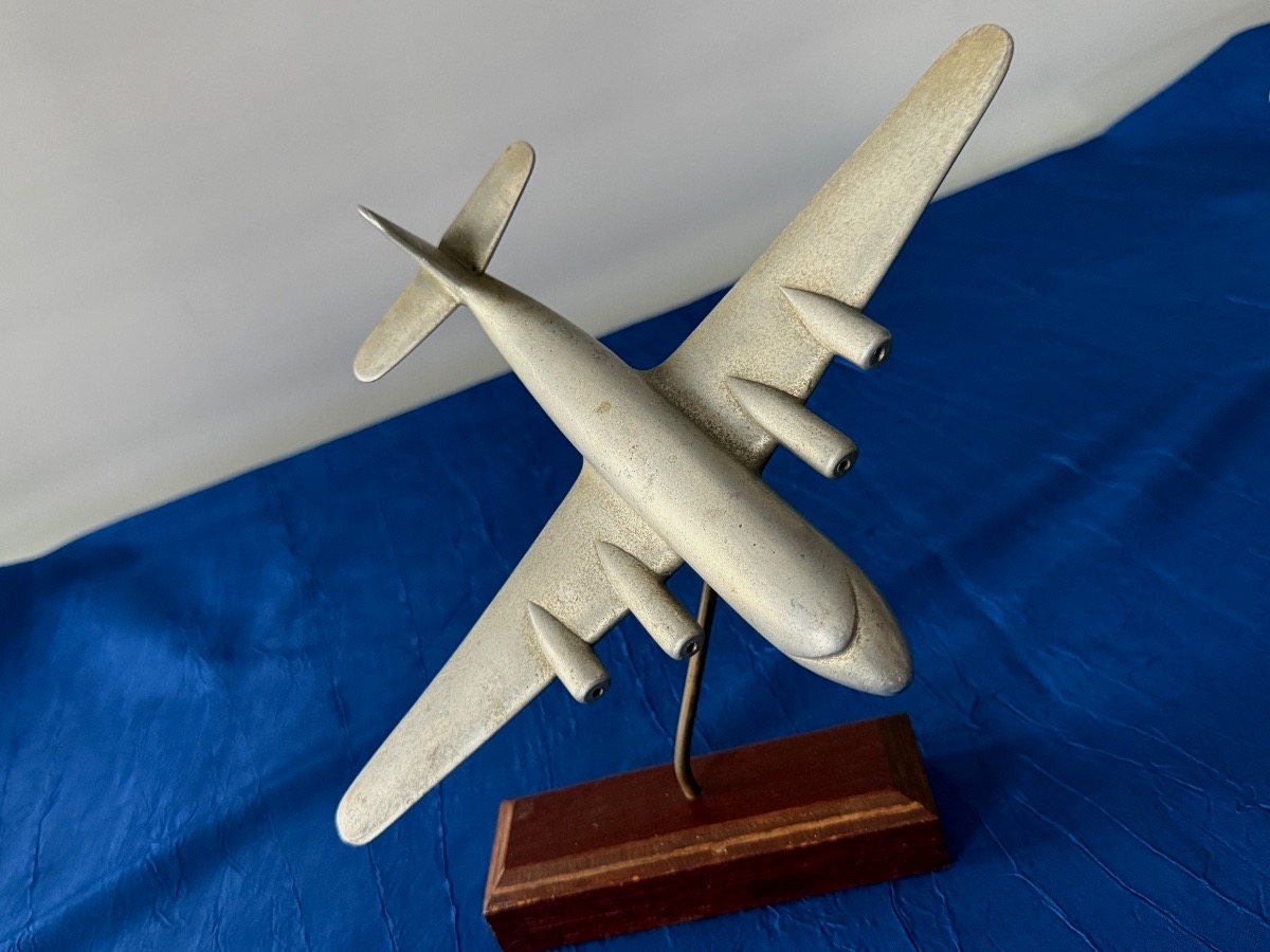 MAQUETTE D'AVION  D C6  EN FONTE D'ALU   DES ANNÉES 1950  20 ÈME 