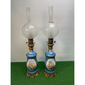 Paire De Lampes  A Pétrole  En Porcelaine De Sèvres  Napoléon III   19 ème