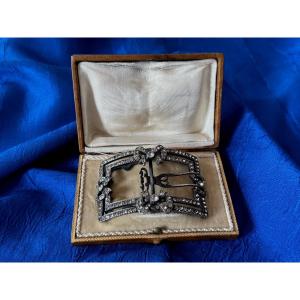 BOUCLE  DE  CEINTURE  A   NOEUDS DANS SON ÉCRIN   D'ÉPOQUE  19 ÈME 