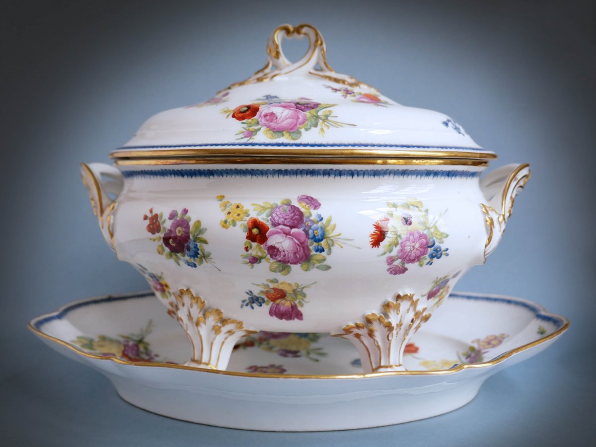 Louis Crétté - 18th Century Hard Paste Porcelain Tureen
