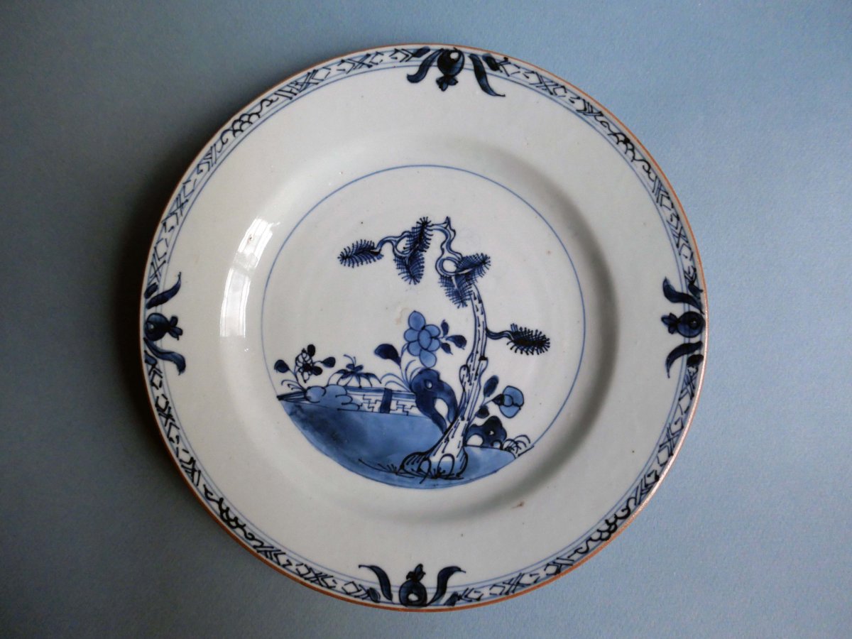 China - Two Porcelain Plates In East India Company 18th Century-photo-2