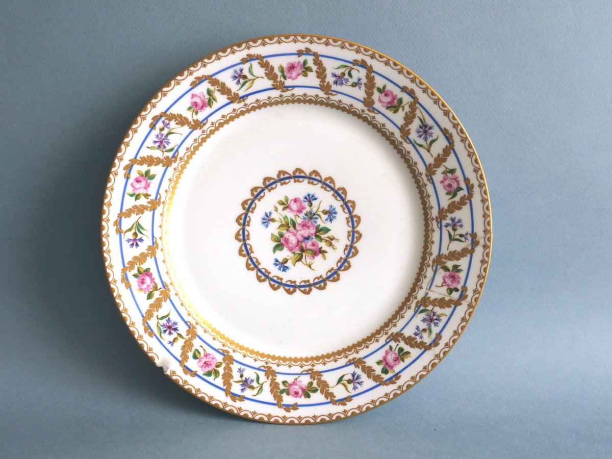 Sèvres - Plate With Polychrome Decor Of Roses And Barbeaux - Third Republic