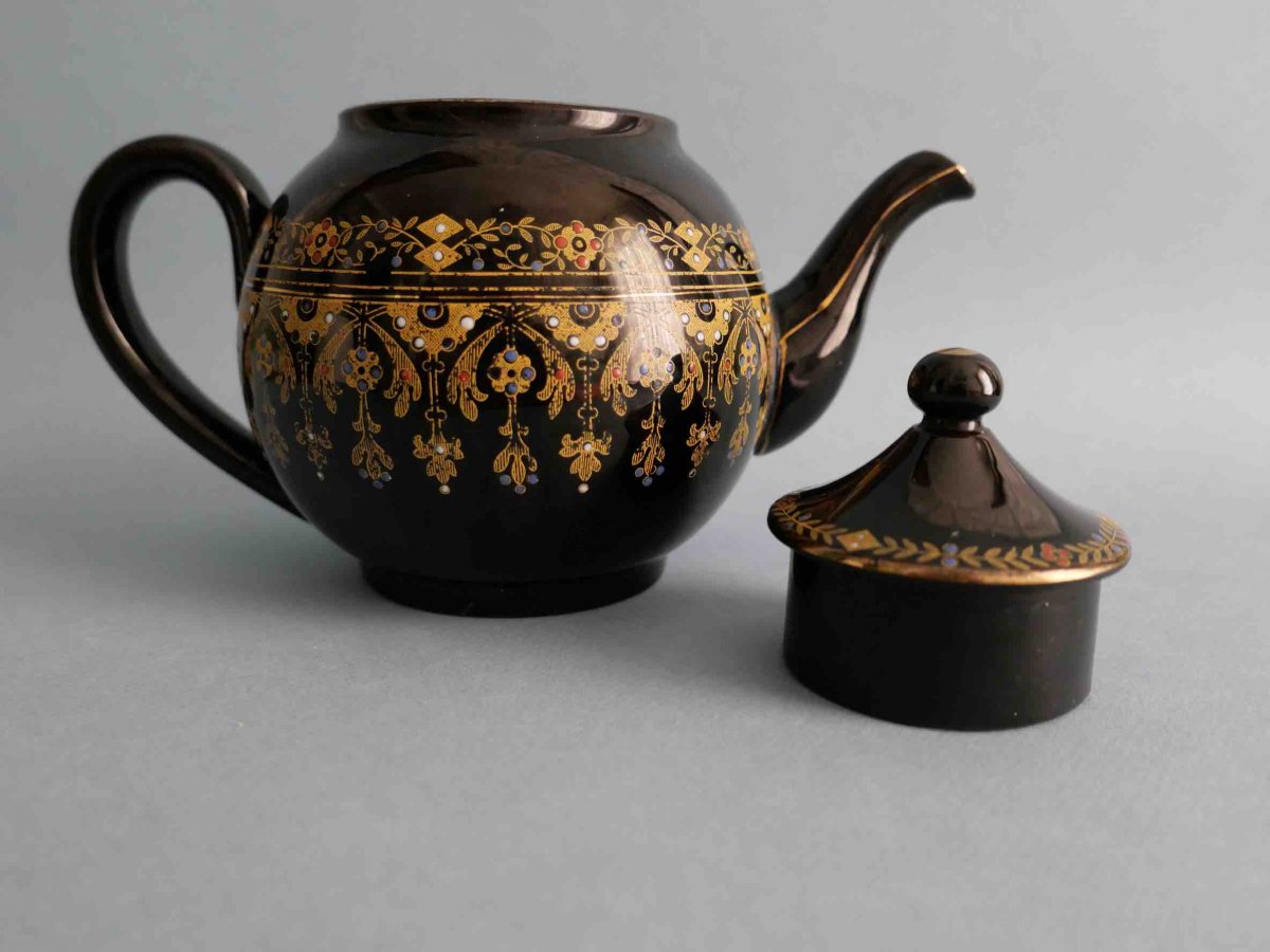 Sarreguemines - Teapot With Black Background, Rockingham Model - 19th Century-photo-4