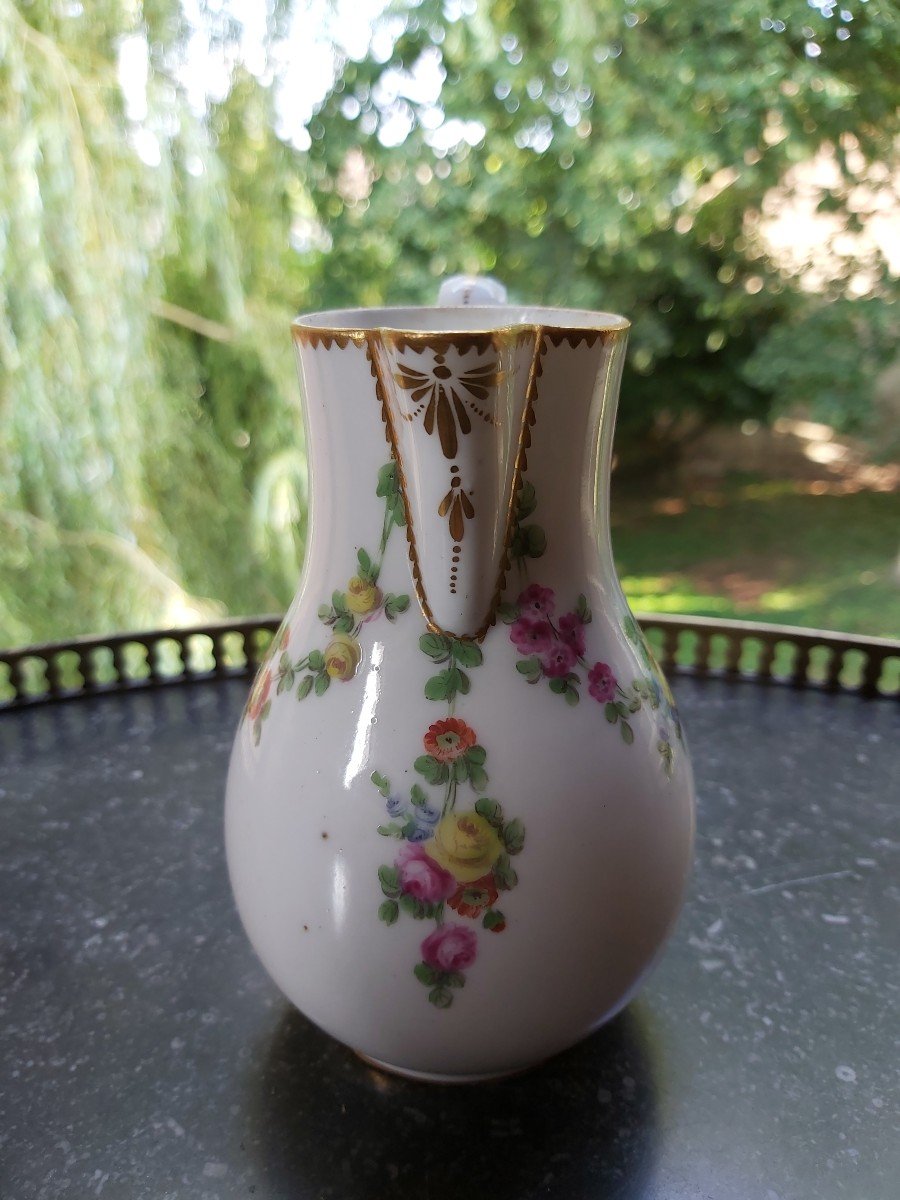 Manufacture Du Duc d'Angoulême - Porcelain Milk Jug With Flower Garlands 18th Century -photo-3