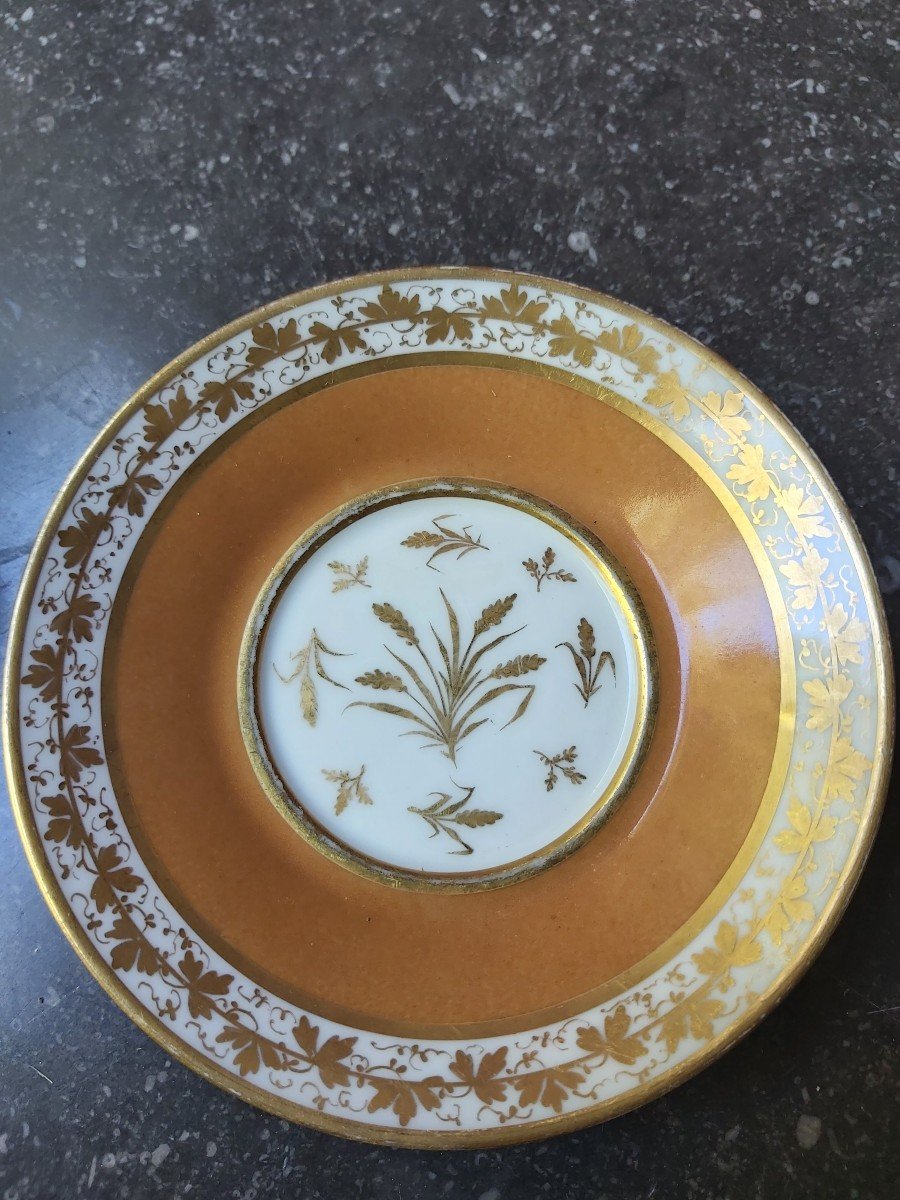 Style De Sèvres - Une Tasse En Porcelaine à Fond Nankin Et Decor Feuillagé-photo-3