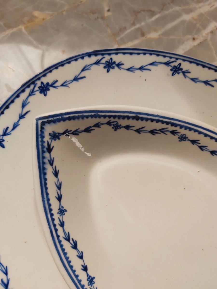 Tournai Porcelain - Part Of Service Lauriers Fleuri - Eighteenth Century-photo-2