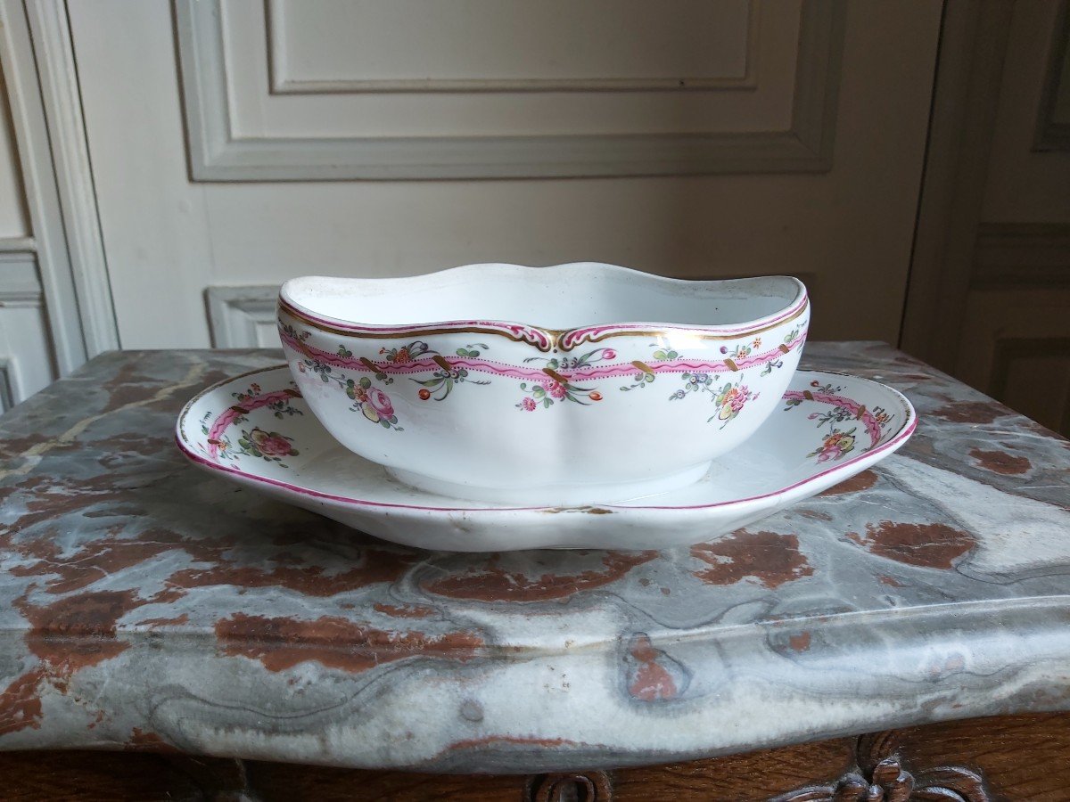 Manufacture De Robert- Body Of Oval Sugar Bowl In Marseille Porcelain - Eighteenth Century