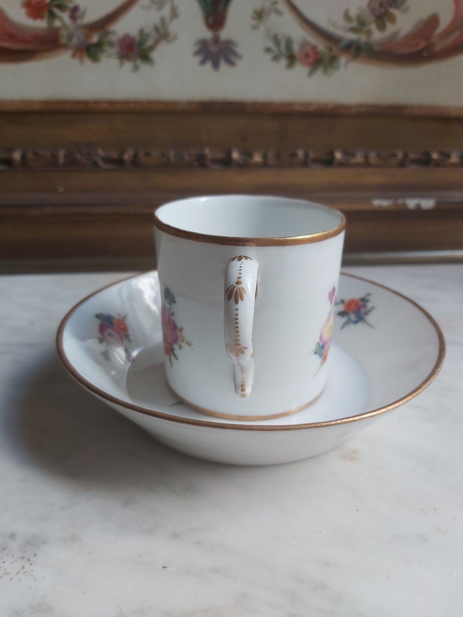 Manufacture Du Duc d'Angoulême - Tasse En Porcelaine A Décor De Jetés De Fleurs XVIIIe Siècle-photo-3