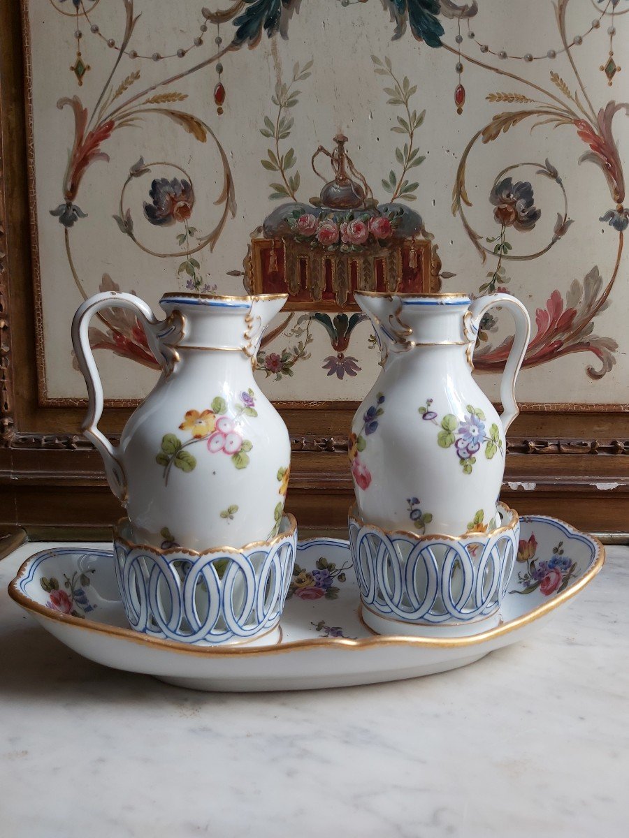 In The Taste Of Sèvres - Pair Of Burettes Decorated With Flowers - 19th Century-photo-2