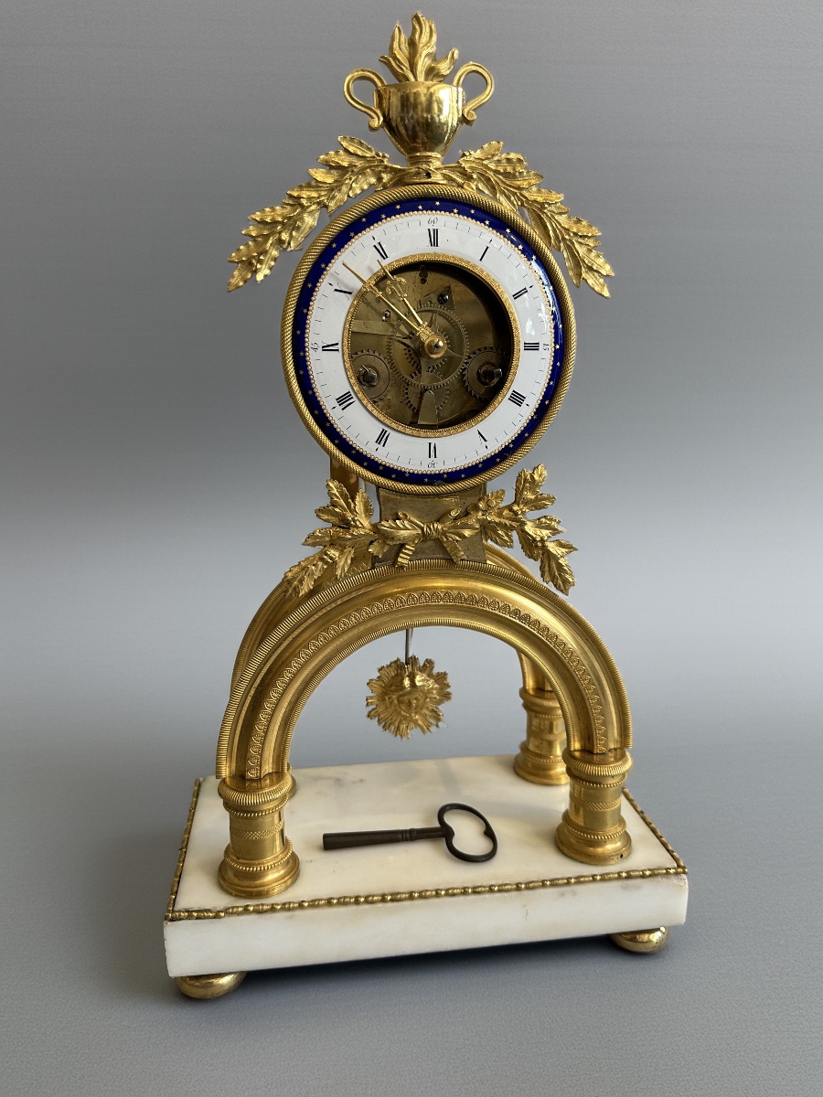 Pendule-squelette en bronze 