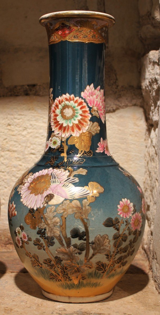 Paire De Vases En Faïence à Fond Bleu à Décor d'Oiseaux Et Fleurs, Satsuma, Japon Vers 1900-photo-3