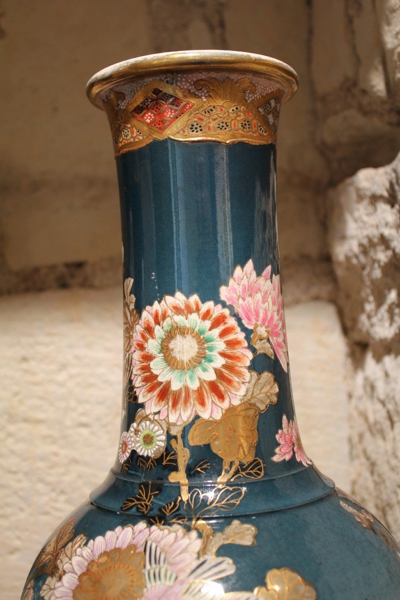 Paire De Vases En Faïence à Fond Bleu à Décor d'Oiseaux Et Fleurs, Satsuma, Japon Vers 1900-photo-4