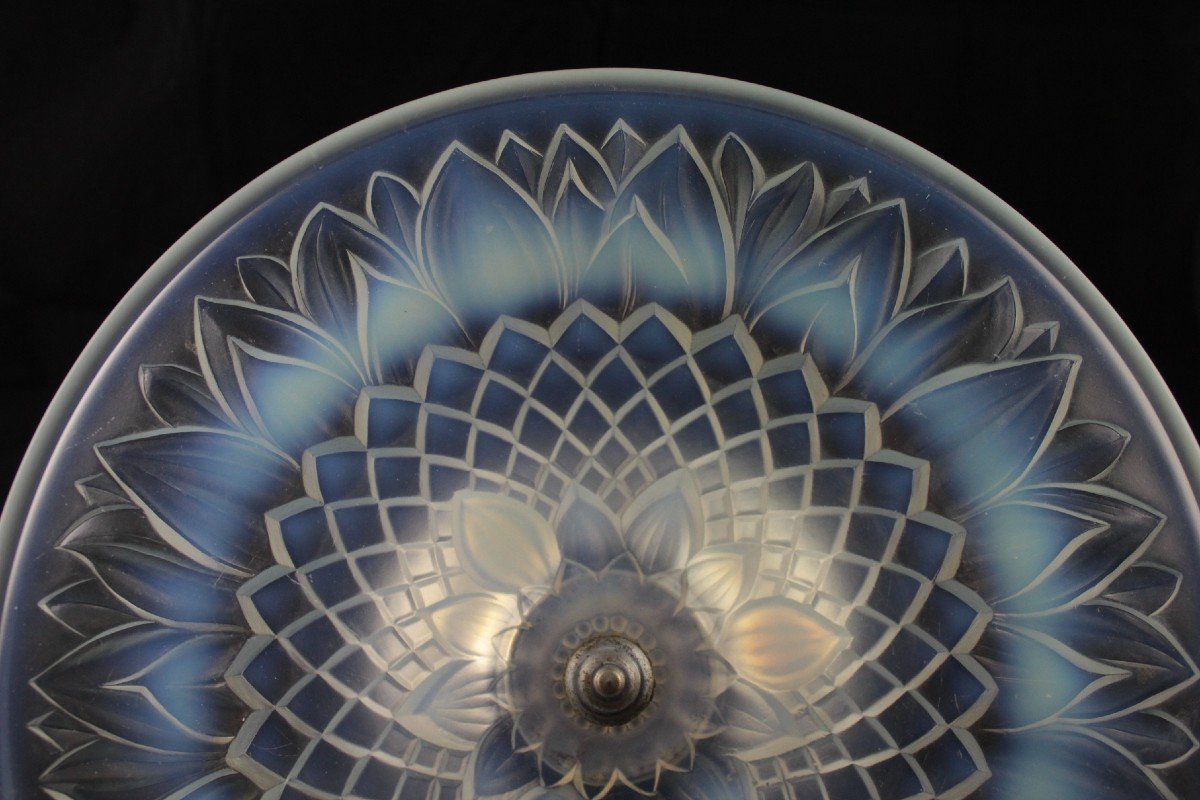 Coupe En Verre Opalescent Sur Piédouche En Métal Chromé Vers 1930-photo-1