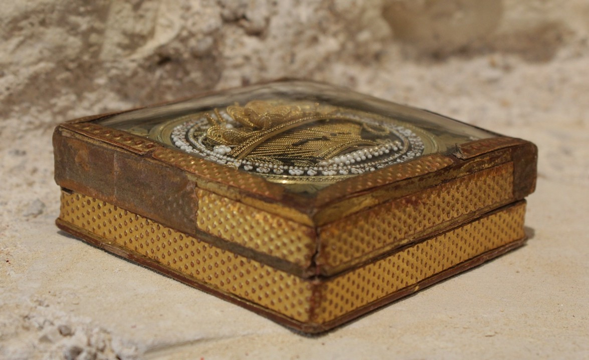 Small Box With A Floral Basket Decoration In Gold Thread Under Glass, 19th Century Period-photo-5