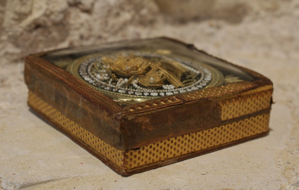 Small Box With A Floral Basket Decoration In Gold Thread Under Glass, 19th Century Period-photo-8