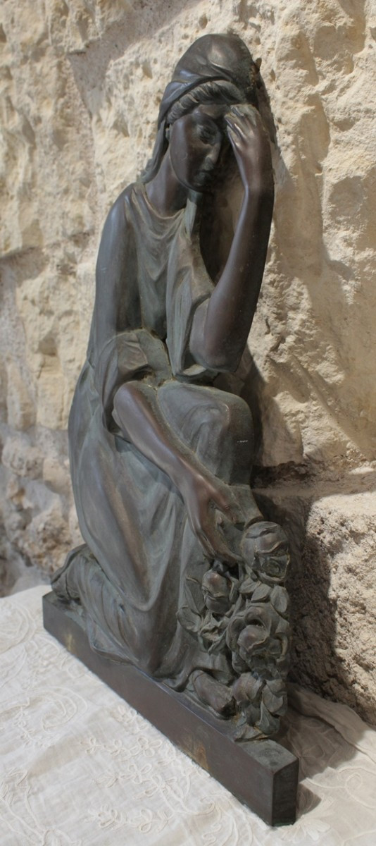 Sculpture en bas relief en bronze 'Pleureuse' signé M. Thomas vers 1930-photo-5