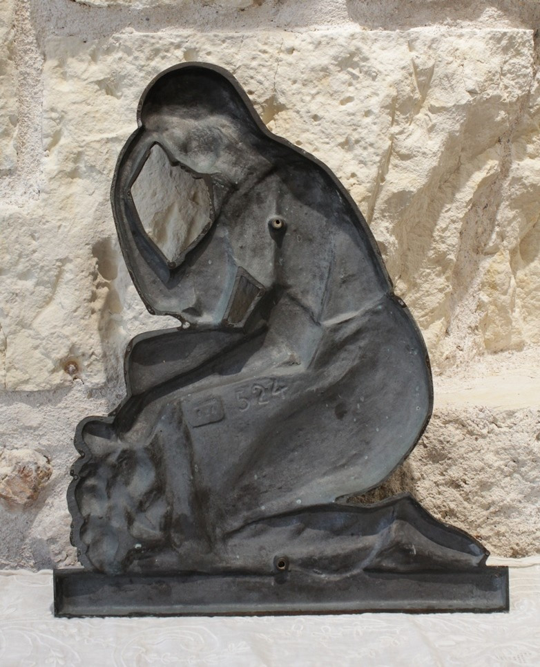 Sculpture en bas relief en bronze 'Pleureuse' signé M. Thomas vers 1930-photo-7