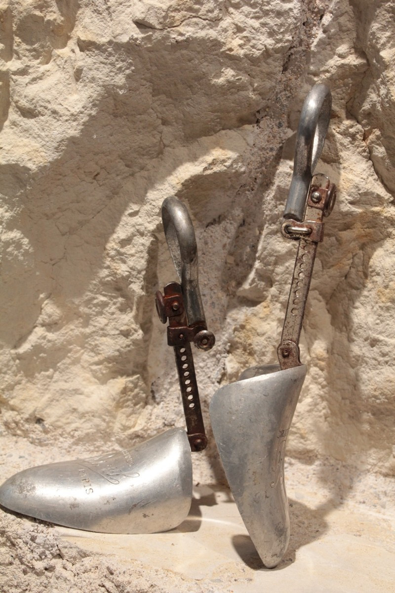 Pair Of White Metal Shoe Lasts Engraved 'chaussures Raoul' Early 20th Century-photo-5