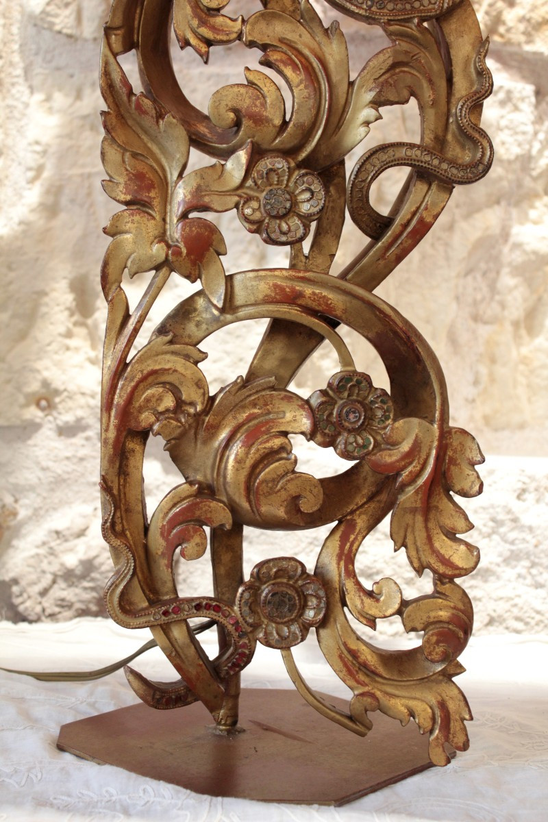 Grande lampe en bois doré et incrustations, 20ème siècle-photo-1