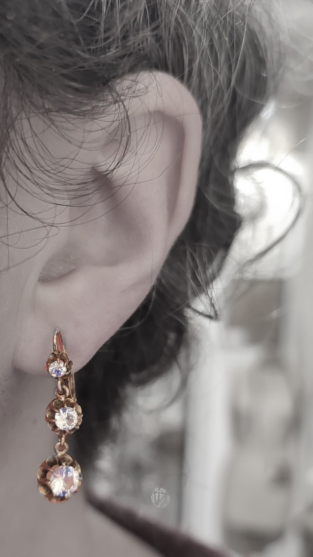 Pair Of 20th-century Sterling Silver 'sleever' Earrings With White Stones-photo-2