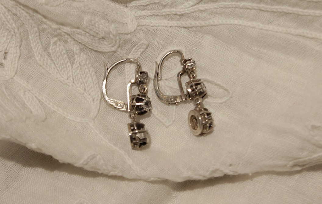 Pair Of 20th-century Sterling Silver 'sleever' Earrings With White Stones-photo-4