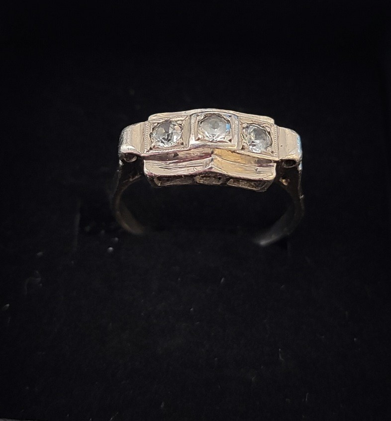 Bague Art Déco en argent et pierres blanches 20ème siècle