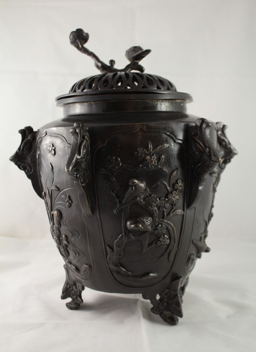 Grand brûle-parfum en bronze à patine brune oiseaux et végétations, Chine, 20ème siècle-photo-4