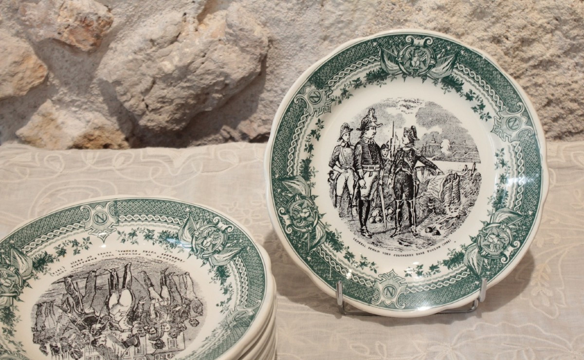 12 assiettes parlantes en faïence de Sarreguemines, Napoléon Bonaparte, milieu 19ème siècle-photo-1