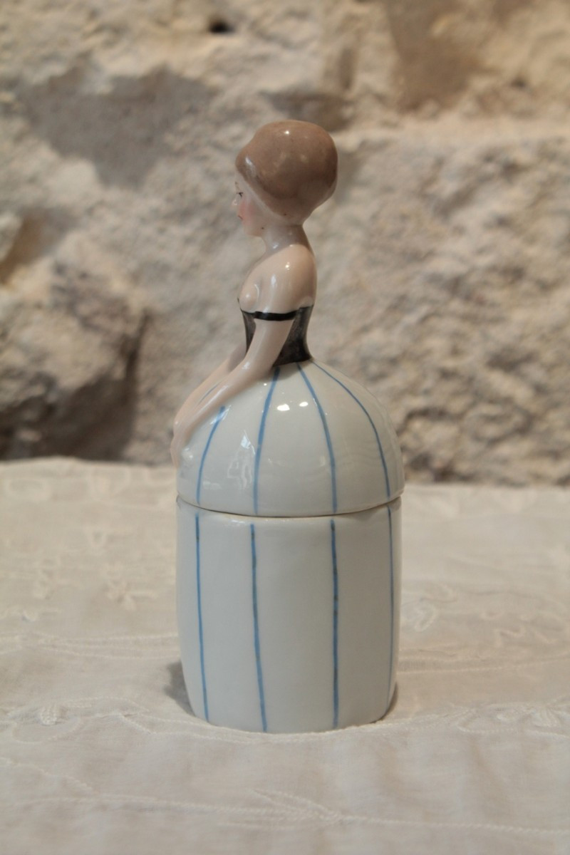 Woman With Fan' Porcelain Box 1900-1930-photo-3